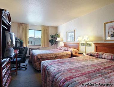 Rodeway Inn Florence - Cincinnati South Room photo